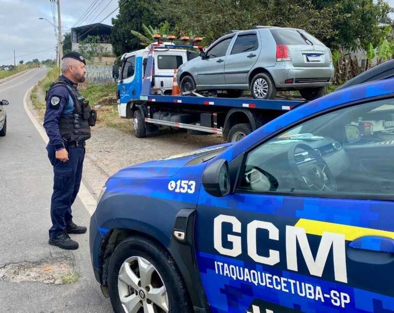 itaquaquecetuba:-operacao-de-combate-a-extorsao-de-motoristas-resulta-em-carro-apreendido